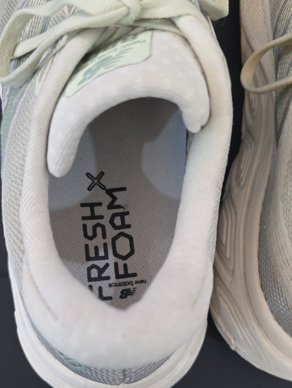 New Balance Fresh Foam 880 Women's Sneakers in Pale Mint and Cream Size 8 - Picture 10 of 13
